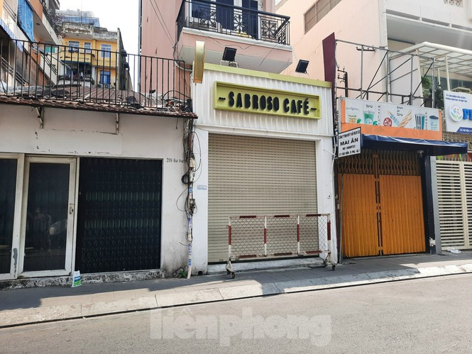 Hồi hộp chờ kết quả xét nghiệm những người tiếp xúc công chứng viên mắc COVID-19 ảnh 4 Hồi hộp chờ kết quả xét nghiệm những người tiếp xúc công chứng viên mắc COVID-19 ảnh 4