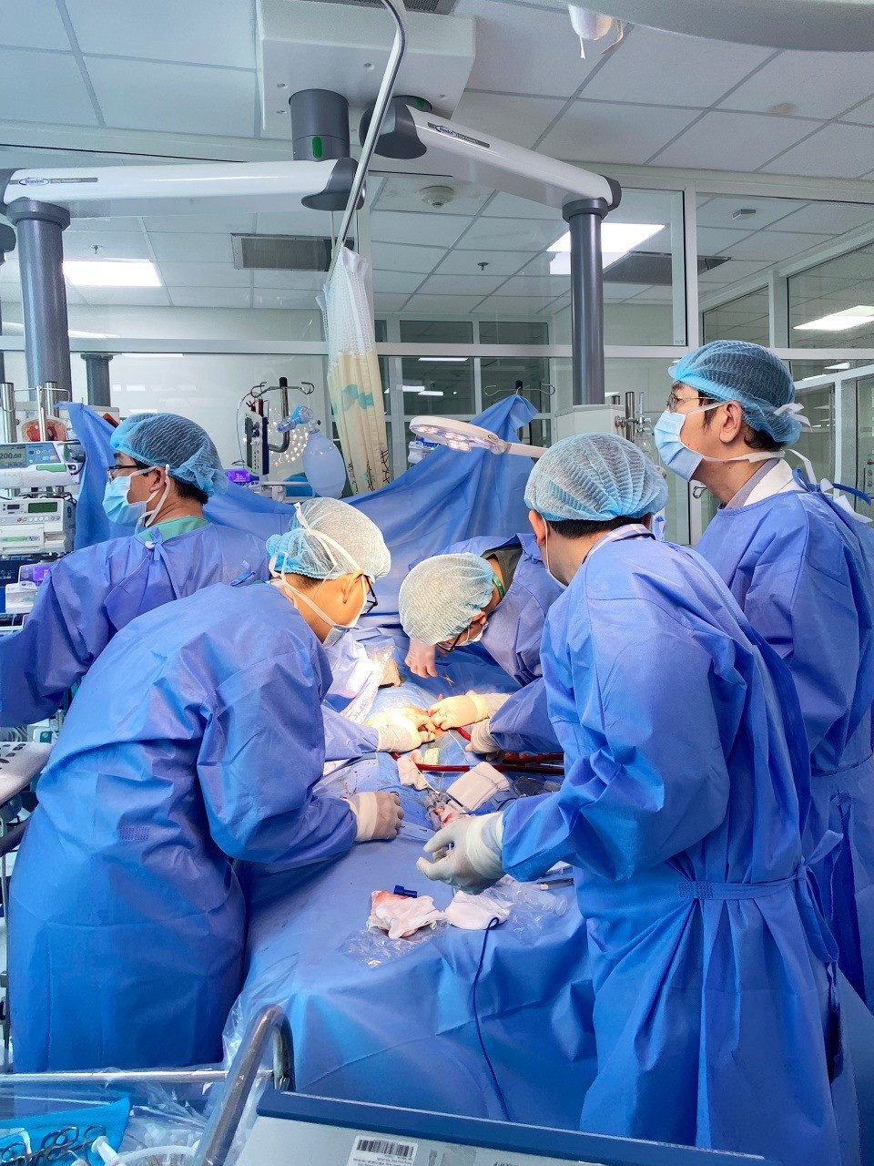 Cứu thành công bệnh nhi viêm cơ tim nguy kịch ảnh 1