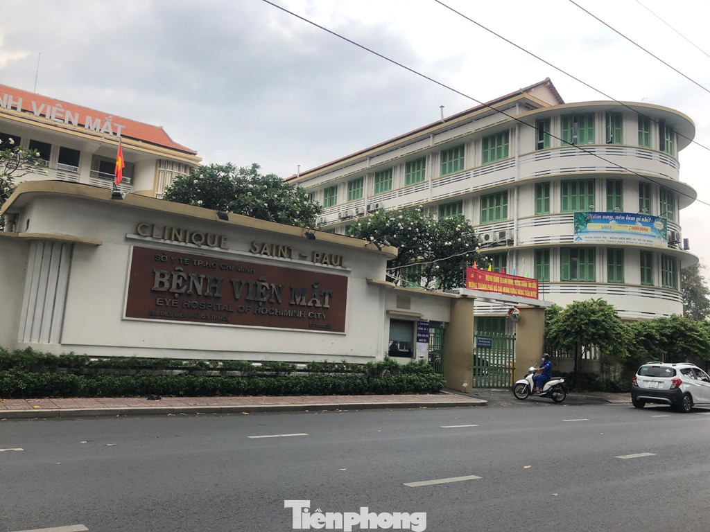 Vì sao hơn 1.000 cán bộ, nhân viên bệnh viện Mắt phải xét nghiệm COVID-19? ảnh 1