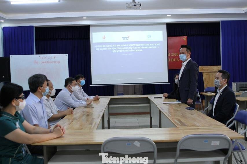 TPHCM cần xét nghiệm diện rộng để phát hiện COVID-19 ảnh 1