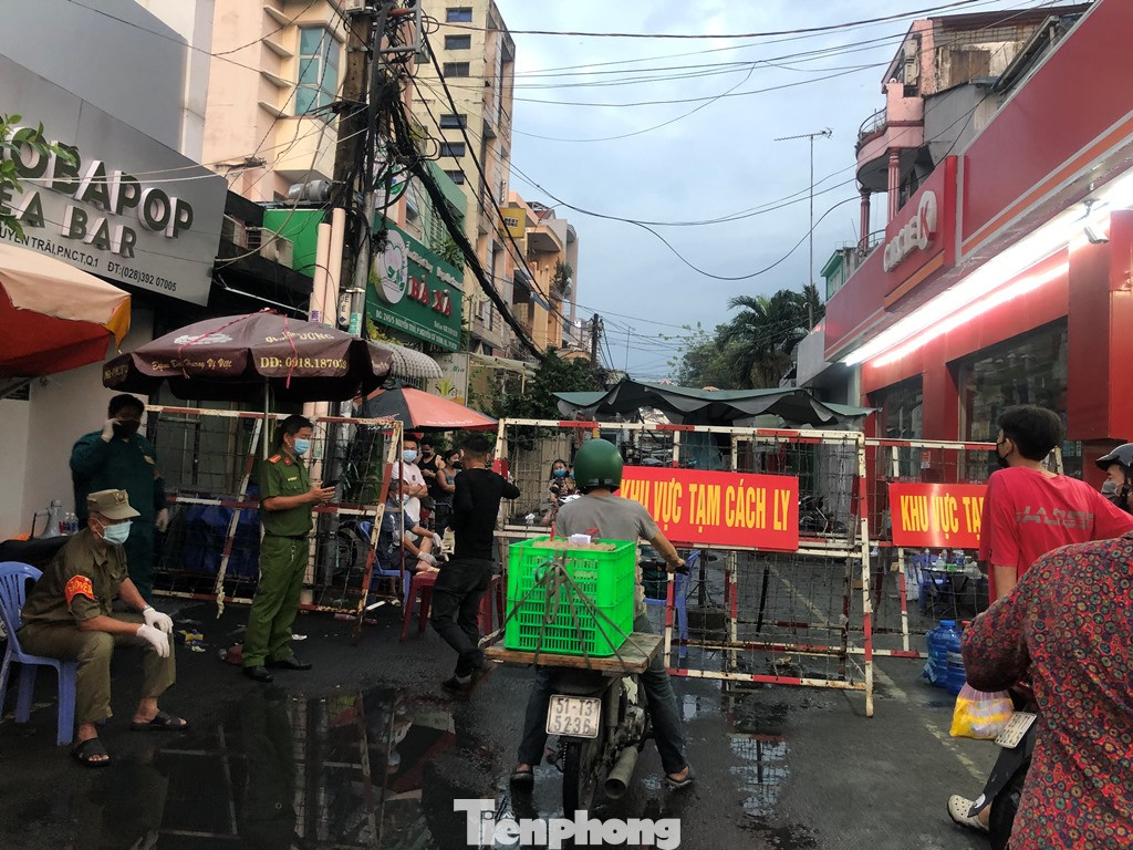 CDC Thành phố Hồ Chí Minh thông báo kết quả 1.600 mẫu xét nghiệm SARS-CoV-2 ở khu Mả Lạng ảnh 1