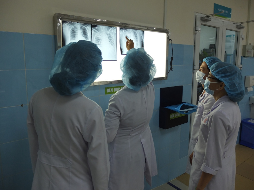 Uống mỗi ngày cả lít bia, 'bợm nhậu' cấp cứu suýt chết vì hoại tử tụy ảnh 1