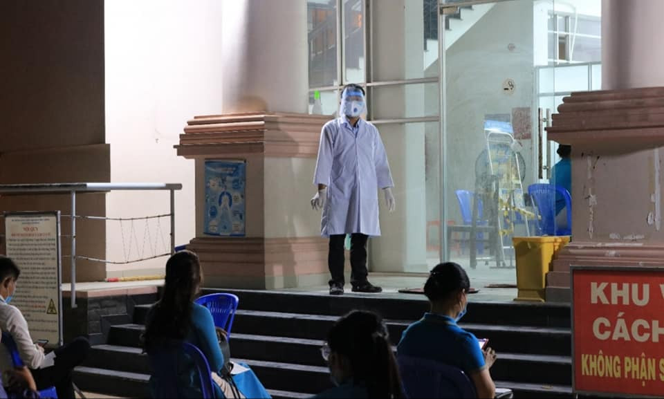 TPHCM: Xác định hơn 100 F1 của 4 ca nhân viên sân bay Tân Sơn Nhất mắc mới COVID-19 ảnh 2