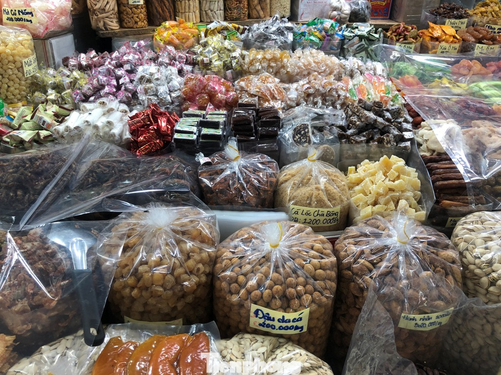 TPHCM: Ngành chức năng xét nghiệm tìm ‘thực phẩm bẩn’ tại chợ, siêu thị ảnh 4