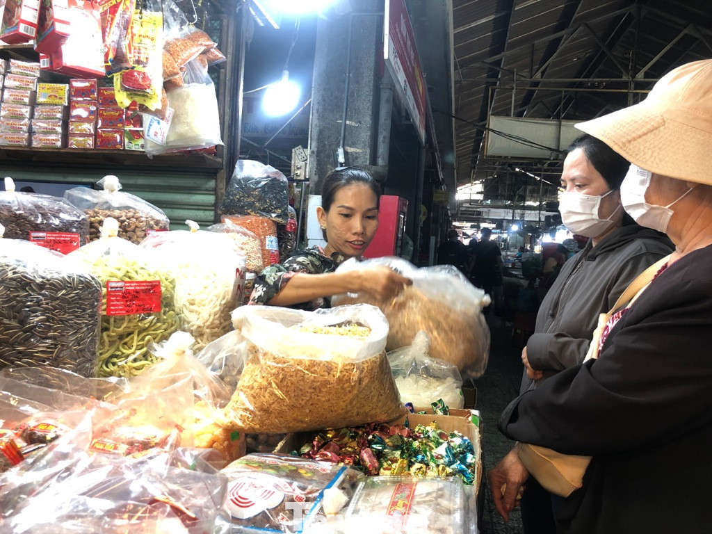 Doanh nghiệp tăng sản xuất khi nhiều người không về quê ăn Tết ​ ảnh 1