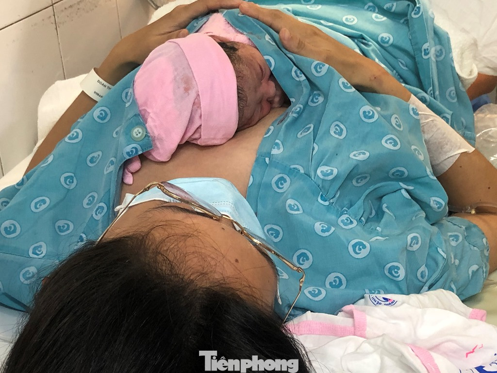 Quá bất ngờ khi con sinh đúng thời khắc giao thừa ảnh 8