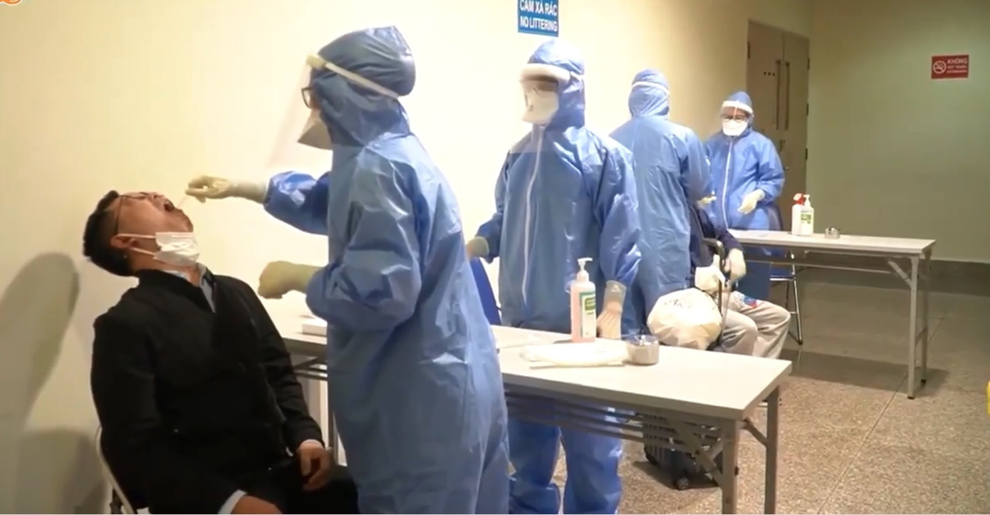 Hành khách từ sân bay Nội Bài, Vân Đồn, Cát Bi về TPHCM sẽ phải xét nghiệm COVID-19 ảnh 1