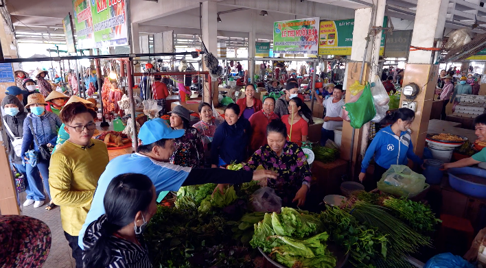Xúc động với chân tình người dân gọi cố nghệ sĩ Chí Tài là 'Dượng Bảy Phước Hải' ảnh 1