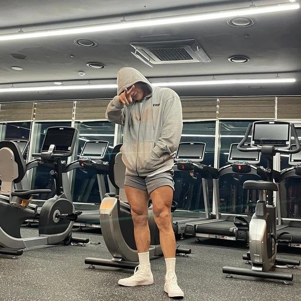 Tài tử ‘Ngọa hổ tàng long’ giảm 13 cân, cạo trọc đầu cho vai diễn bệnh nhân ung thư ảnh 10