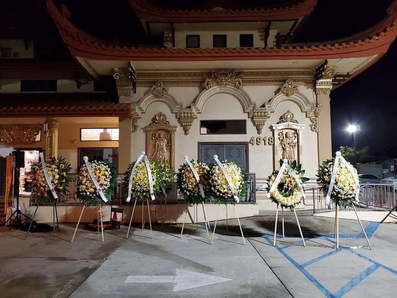 Tang lễ nhạc sĩ Lam Phương tại Mỹ: Bà xã Chí Tài, Hoài Linh và dàn sao gửi lời tiễn biệt ảnh 6