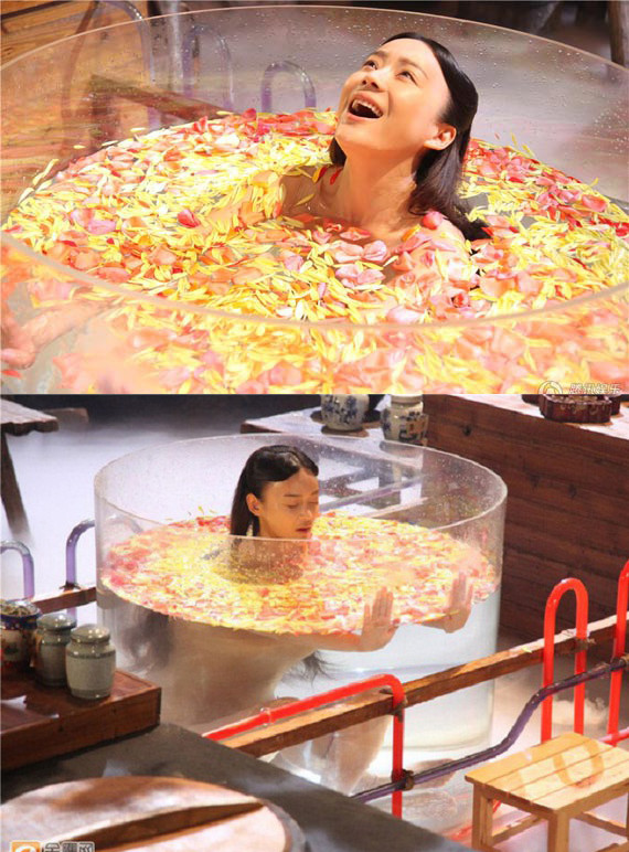 Bật mí cảnh tắm bồn lừa hàng triệu khán giả trong phim cổ trang Trung Quốc ảnh 1