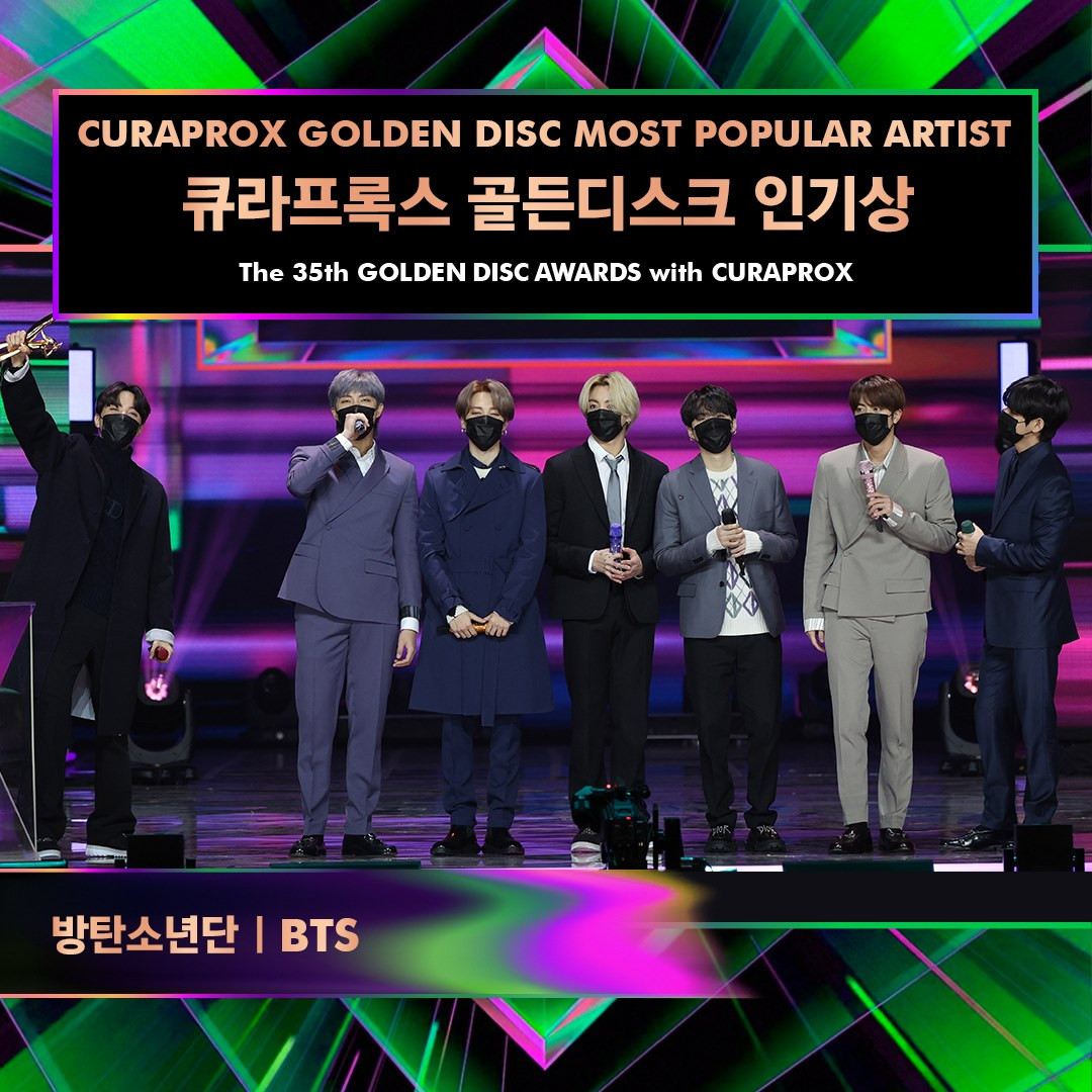 Sao Hàn diện trang phục hở bạo, khoe thân hình đẫy đà giữa thời tiết âm độ ảnh 7