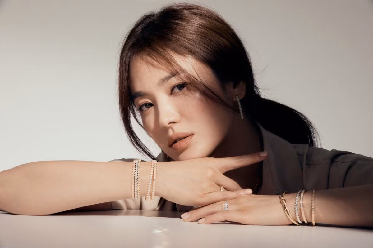 Dân mạng ‘soi’ tướng phu thê từ ảnh thời thơ ấu của Hyun Bin và Son Ye Jin ảnh 11