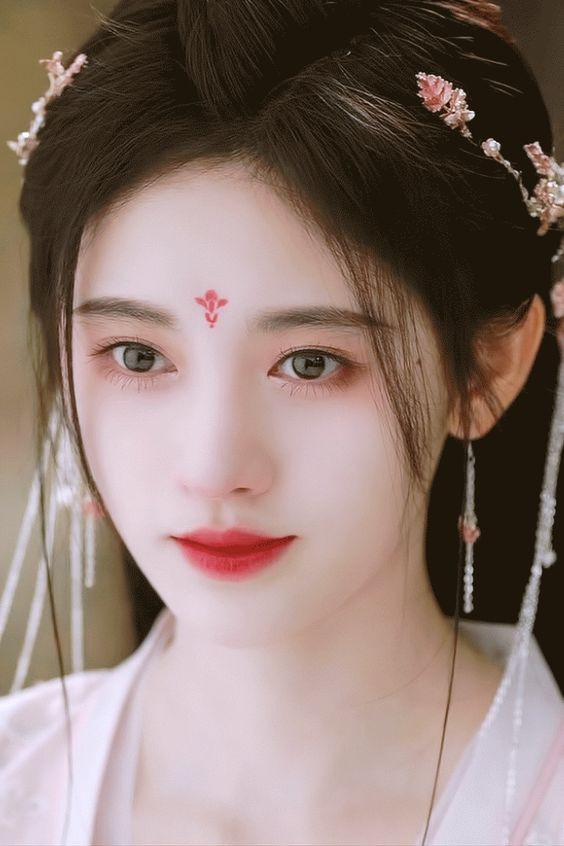 Ảnh cũ hồi chưa ‘dao kéo’ của ‘mỹ nhân 4000 năm’ Cúc Tịnh Y gây sốc ảnh 3