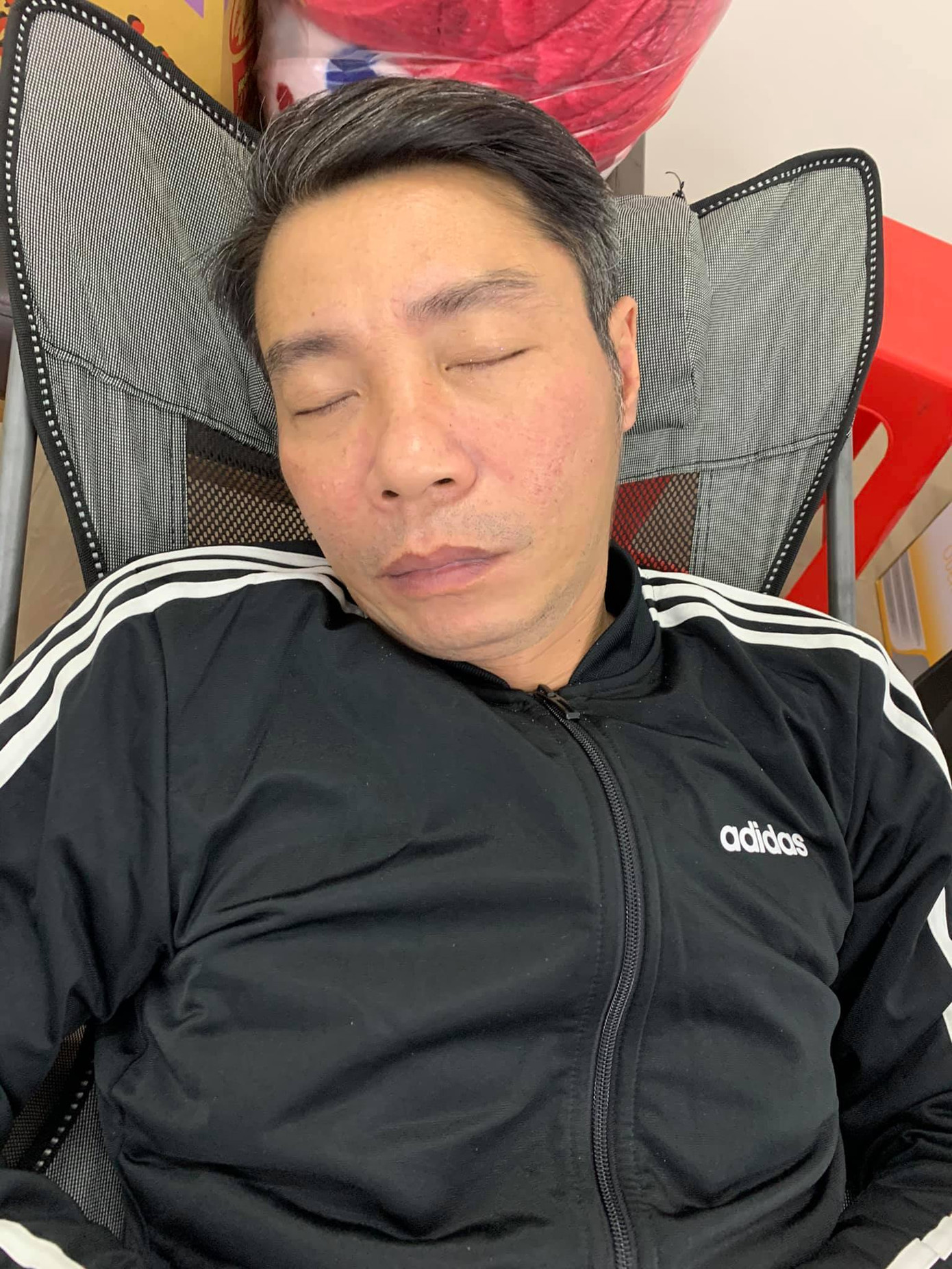 Công Lý say sưa ngủ sau 15 tiếng tập Táo Quân, ‘Giáo sư Xoay’ hài hước lý giải ảnh 1