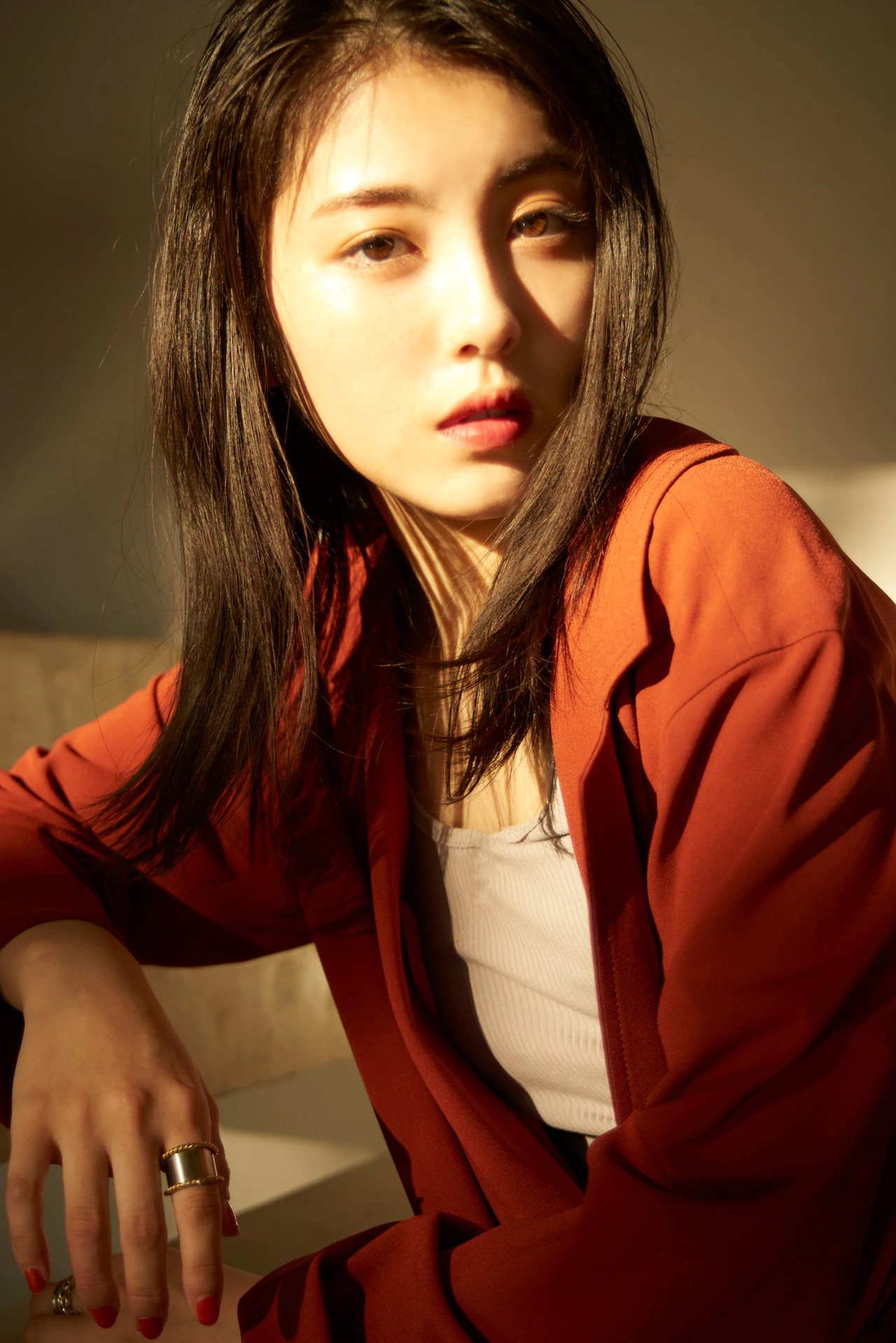 Cặp đôi Hàn Quốc bị ‘ném đá’ kịch liệt vì màn hôn đắm đuối trên gameshow ảnh 2