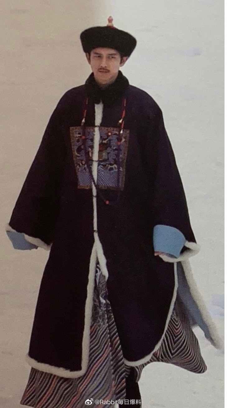 Phim Trung Quốc gây cười vì phi thực tế:Thổi trà sữa ra bong bóng xà phòng ảnh 7