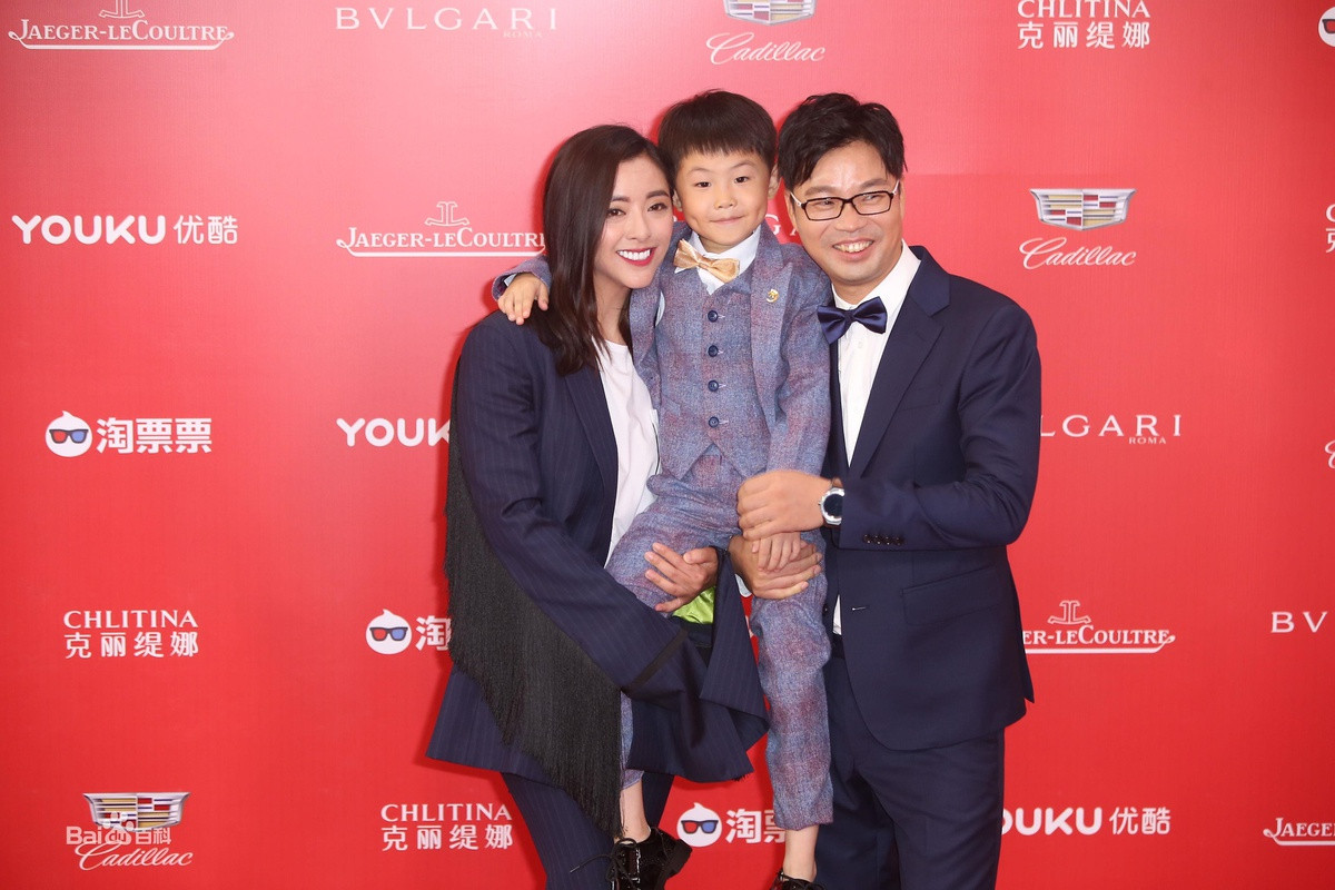 ‘Thần đồng Trung Quốc’ kiếm hàng nghìn USD/năm: Bỏ bê học tập, hối hận vì gia nhập showbiz ảnh 4