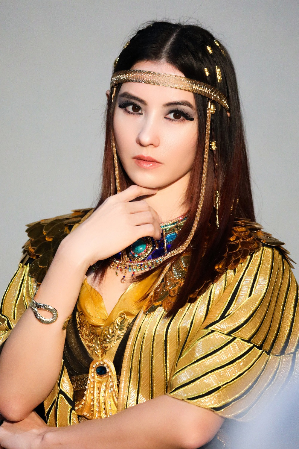 Trương Bá Chi hóa nữ hoàng Ai Cập, fan khó tin trước sắc vóc của bà mẹ 3 con ảnh 4