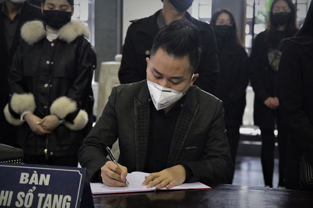 Dòng sổ tang tiễn biệt đầy xúc động của Trọng Tấn, Đăng Dương gửi tới cố NSND Trung Kiên ảnh 2