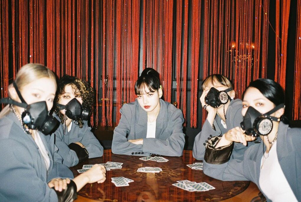 Cặp đôi ‘Hạ cánh nơi anh’ Hyun Bin - Son Yejin gây ‘bão’ khi xuất hiện tình tứ trong lễ tình nhân ảnh 5