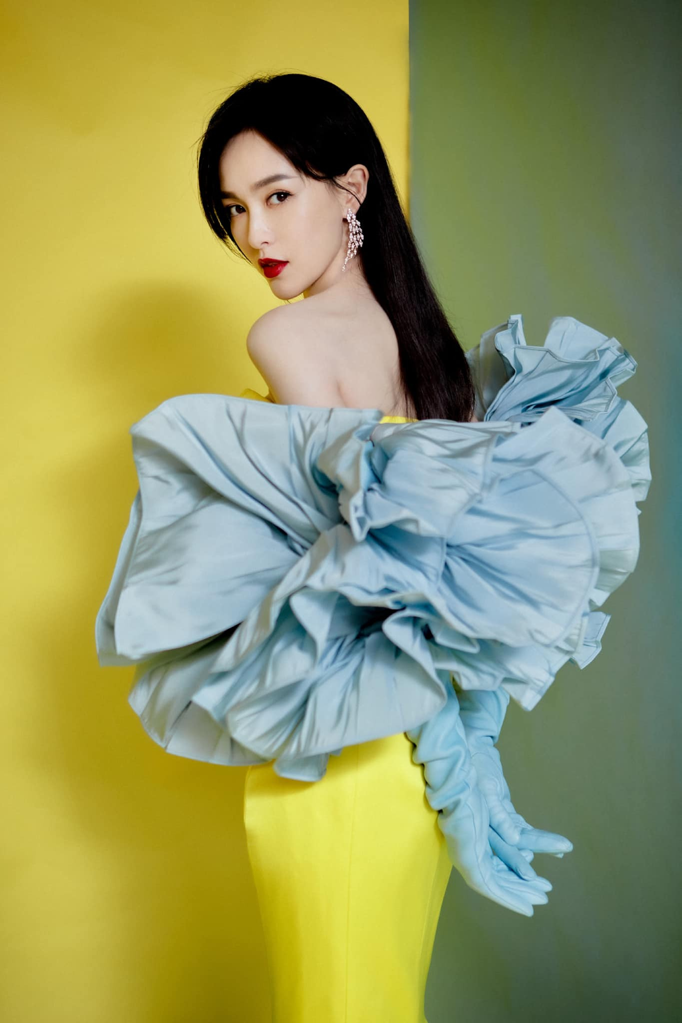 Địch Lệ Nhiệt Ba, ‘mỹ nữ 4000 năm’ gây chao đảo đêm hội Weibo vì nhan sắc tựa nữ thần ảnh 8