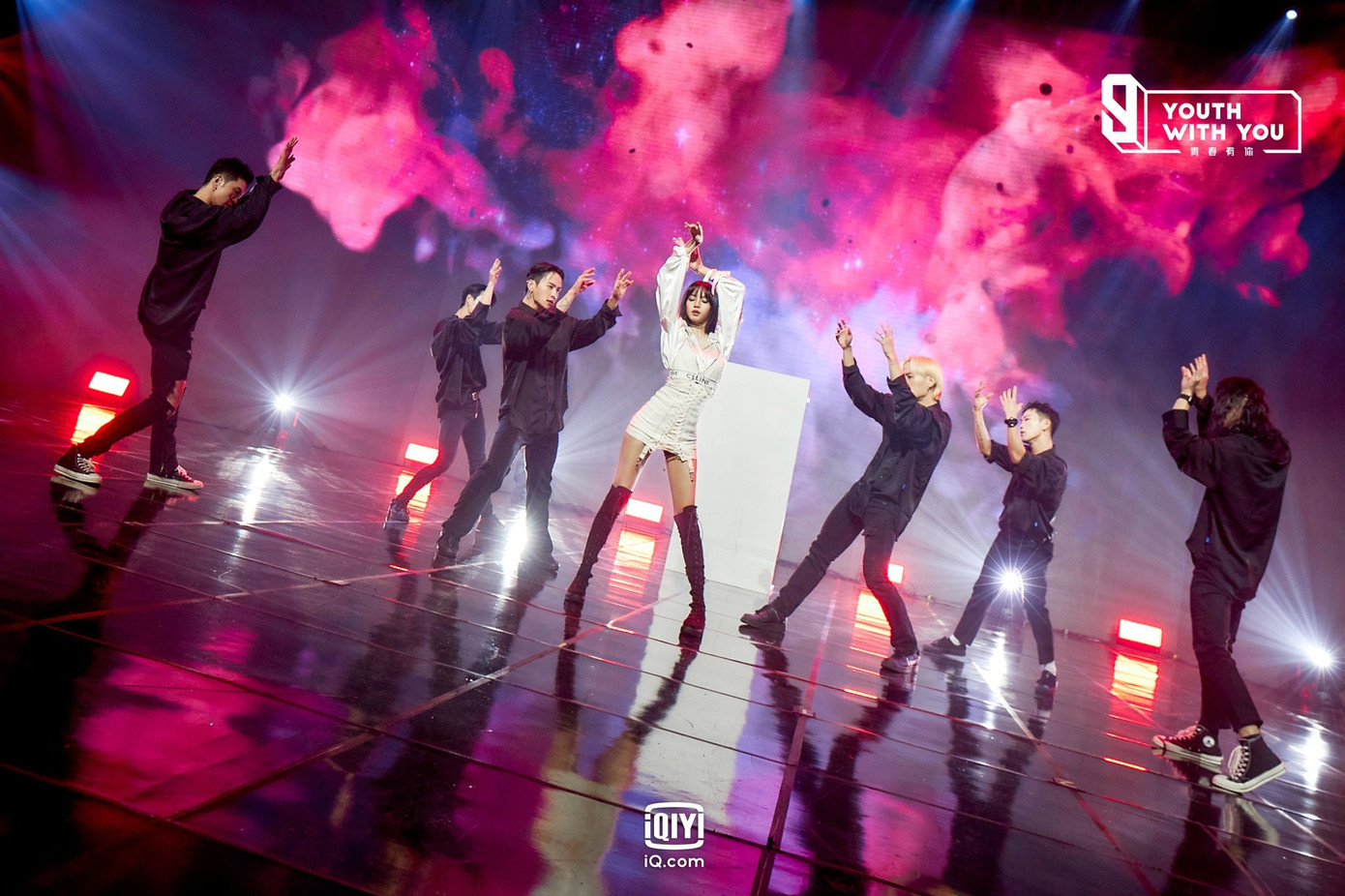 Song Hye Kyo công khai thân mật với đồng nghiệp nam sau 2 năm ly hôn Song Joong Ki ảnh 8