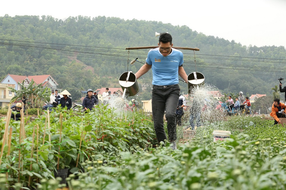 Lan Phương cùng võ sĩ cao 2m20 mang về hơn 100 triệu đồng giúp người nghèo ảnh 3