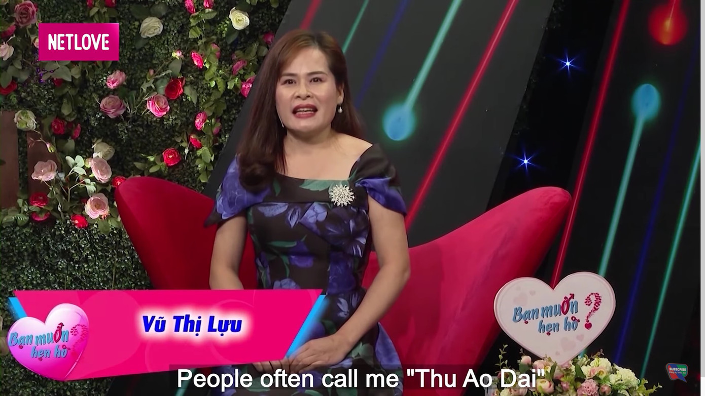 Con gái đăng ký cho bố đi tìm vợ mới, lên sân khấu tặng vàng cho mẹ kế ảnh 2