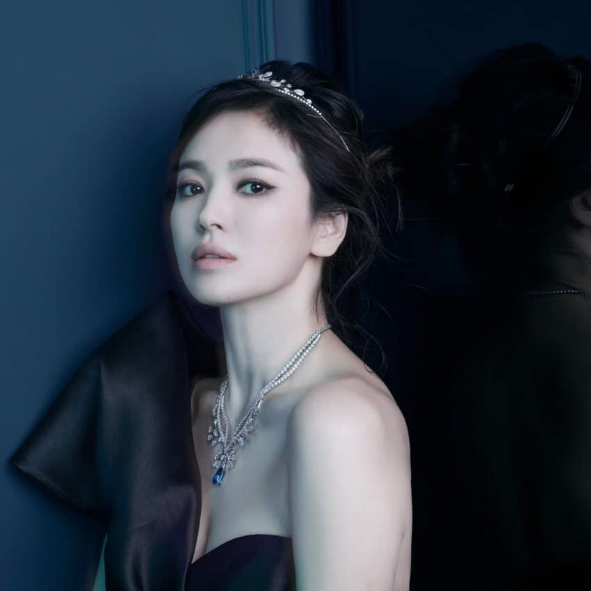 Song Hye Kyo khoe vai trần gợi cảm, nhan sắc cực phẩm dù đã bước sang tuổi 40 ảnh 4