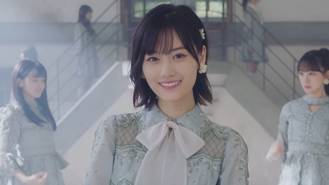 Sao Hàn diện trang phục hở bạo, khoe thân hình đẫy đà giữa thời tiết âm độ ảnh 11