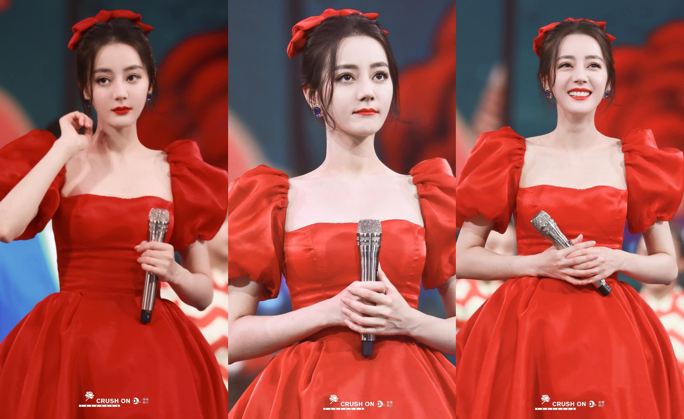 Địch Lệ Nhiệt Ba xinh như công chúa Bạch Tuyết, diện đầm đỏ rực đón xuân ảnh 1