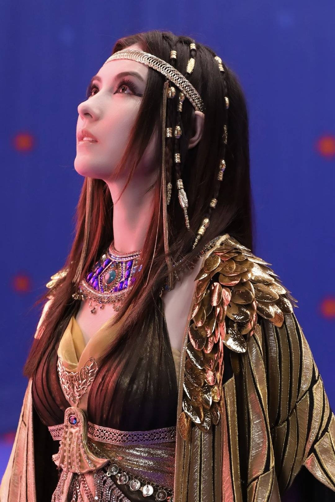 Trương Bá Chi hóa nữ hoàng Ai Cập, fan khó tin trước sắc vóc của bà mẹ 3 con ảnh 1