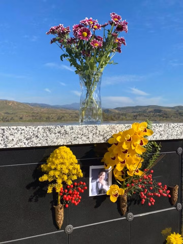 'Bé Heo', Hoài Linh và đồng nghiệp tưởng nhớ Chí Tài nhân 100 ngày mất ảnh 3