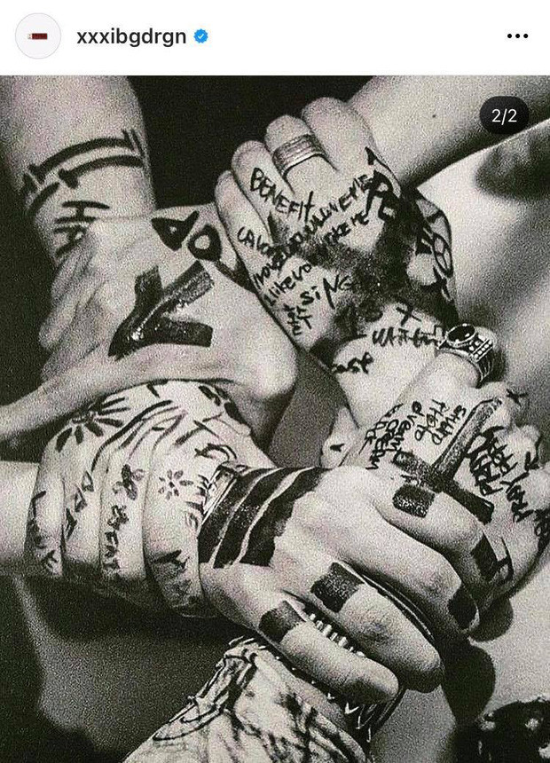 Sao nam gây tranh cãi khi dùng tay chỉnh phần váy cúp ngực cho con gái ảnh 8