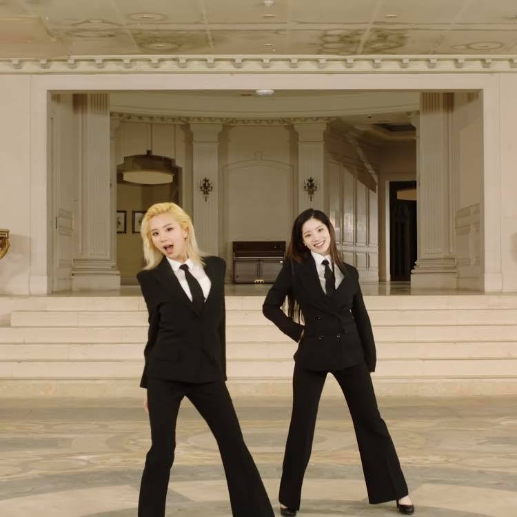 Giật mình trước dung mạo tuổi 50 của mỹ nhân Thần Điêu Đại Hiệp từng là Á hậu Hồng Kông ảnh 7