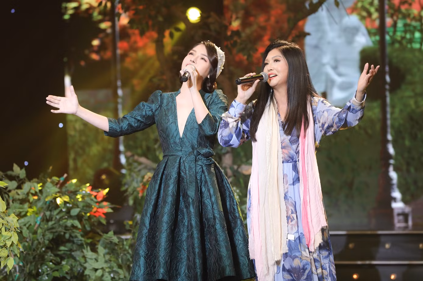 Danh ca Phương Dung, Giao Linh, Bảo Yến cùng khoe giọng đỉnh cao trong Tuyệt đỉnh Bolero ảnh 4