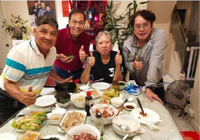 Hình ảnh mới nhất của ‘siêu sao võ thuật’ Hồng Kim Bảo sau khi sụt cân, ngồi xe lăn ảnh 2