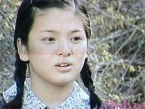 Song Hye Kyo mũm mĩm thuở mới vào nghề từng nặng tới 70kg ảnh 2