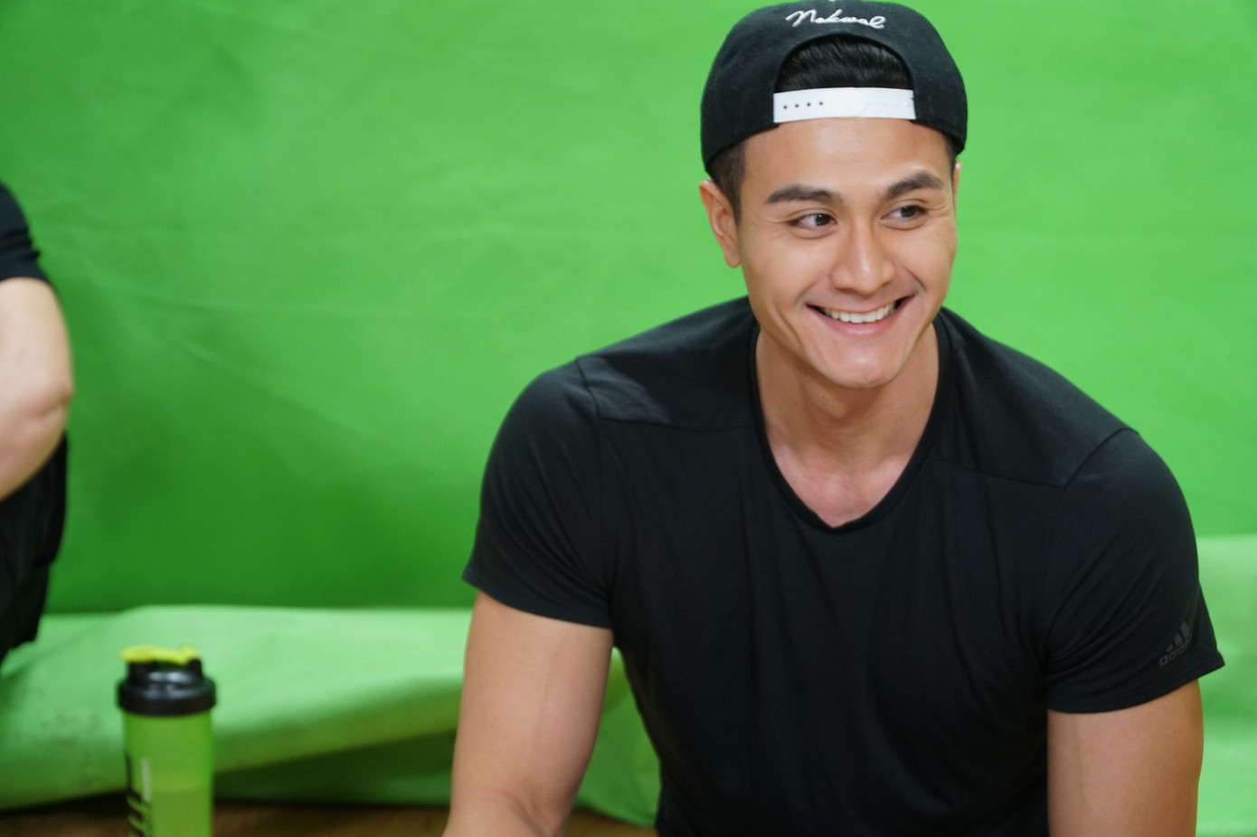 Đột nhập hậu trường Táo Xuân 2021: Siêu mẫu Vĩnh Thụy cực đắt 'slot' cùng dàn nghệ sĩ ảnh 1