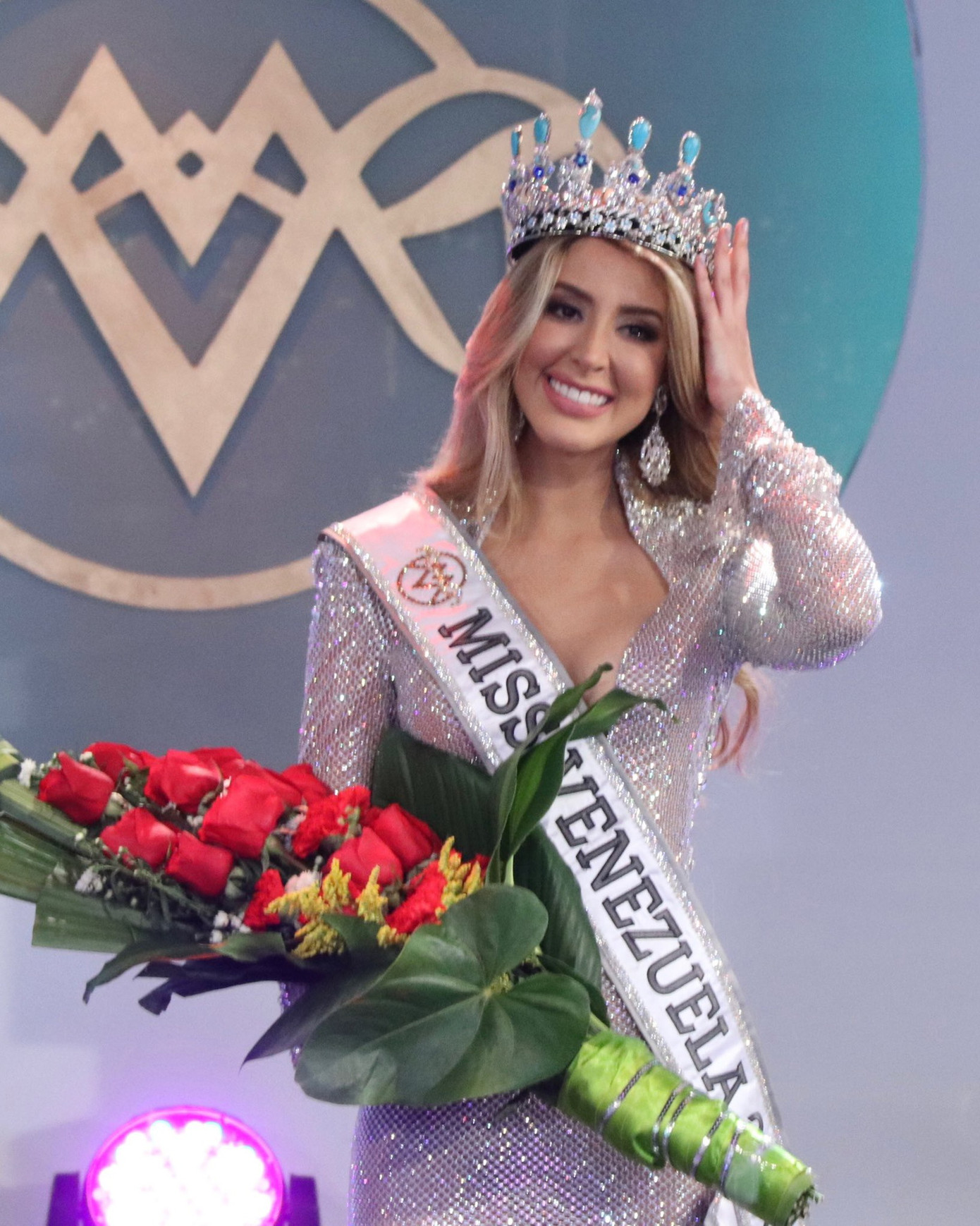 Tân Hoa hậu Trái đất Brazil tung bộ ảnh nóng 'bỏng mắt' với bikini ảnh 9