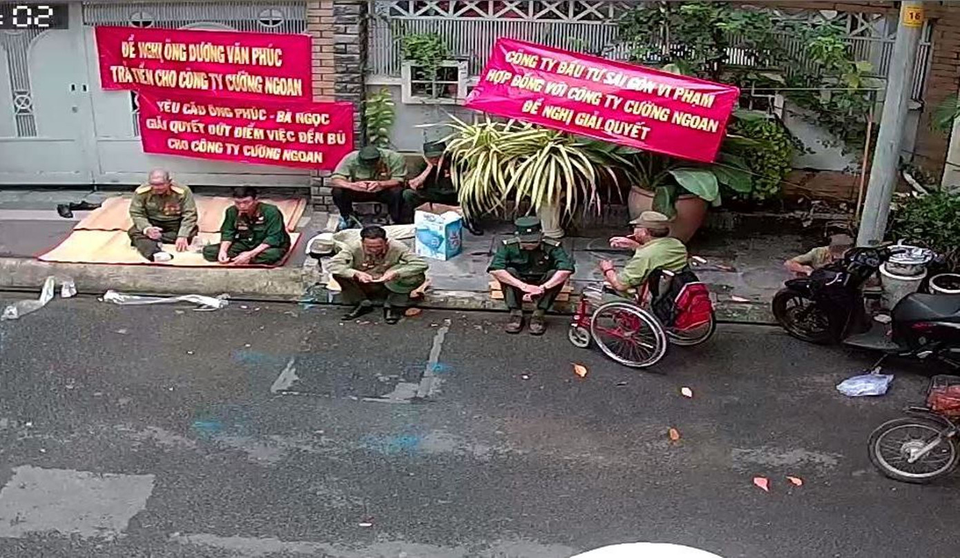 Đóng cửa công ty vì bị nhóm người ‘khủng bố’ đòi nợ ảnh 2