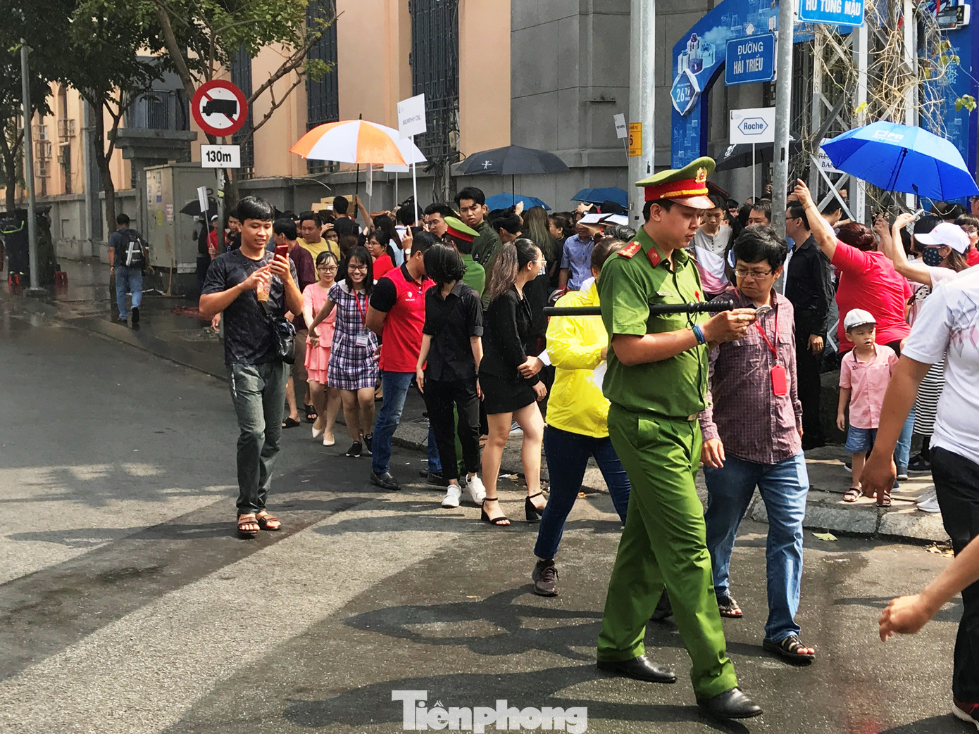 Hơn 2.000 người diễn tập chữa cháy cứu nạn ở toà nhà Bitexco ảnh 6