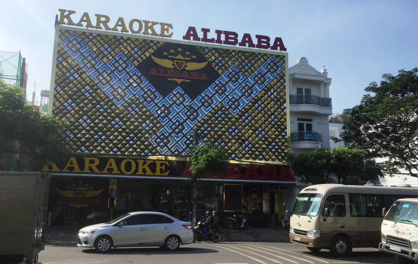 Hỗn chiến kinh hoàng tại quán karaoke Alibaba ở Sài Gòn ảnh 1