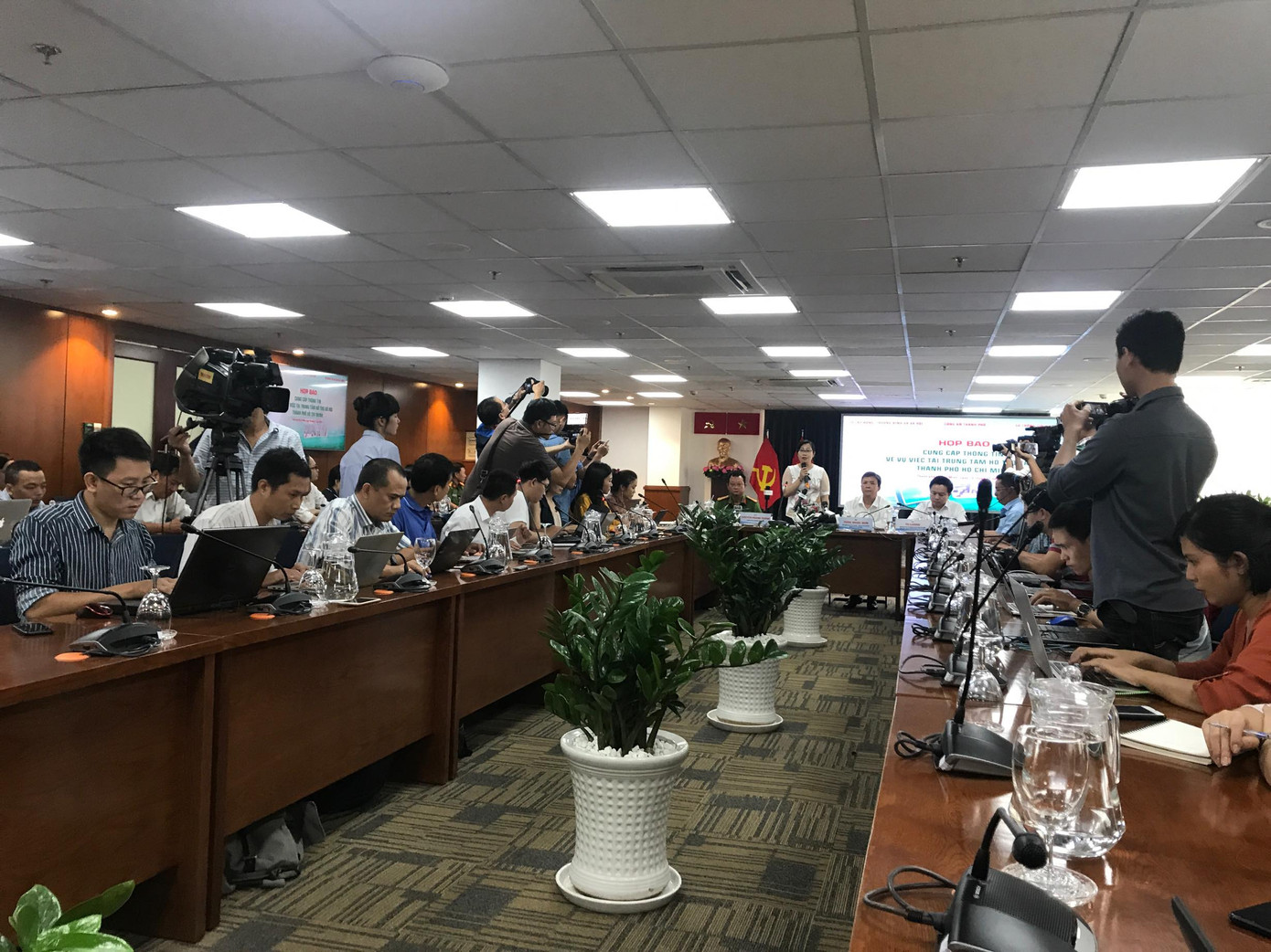 Cán bộ Trung tâm bảo trợ xã hội đổi thuốc lá, nước sôi... để dâm ô trẻ ảnh 1