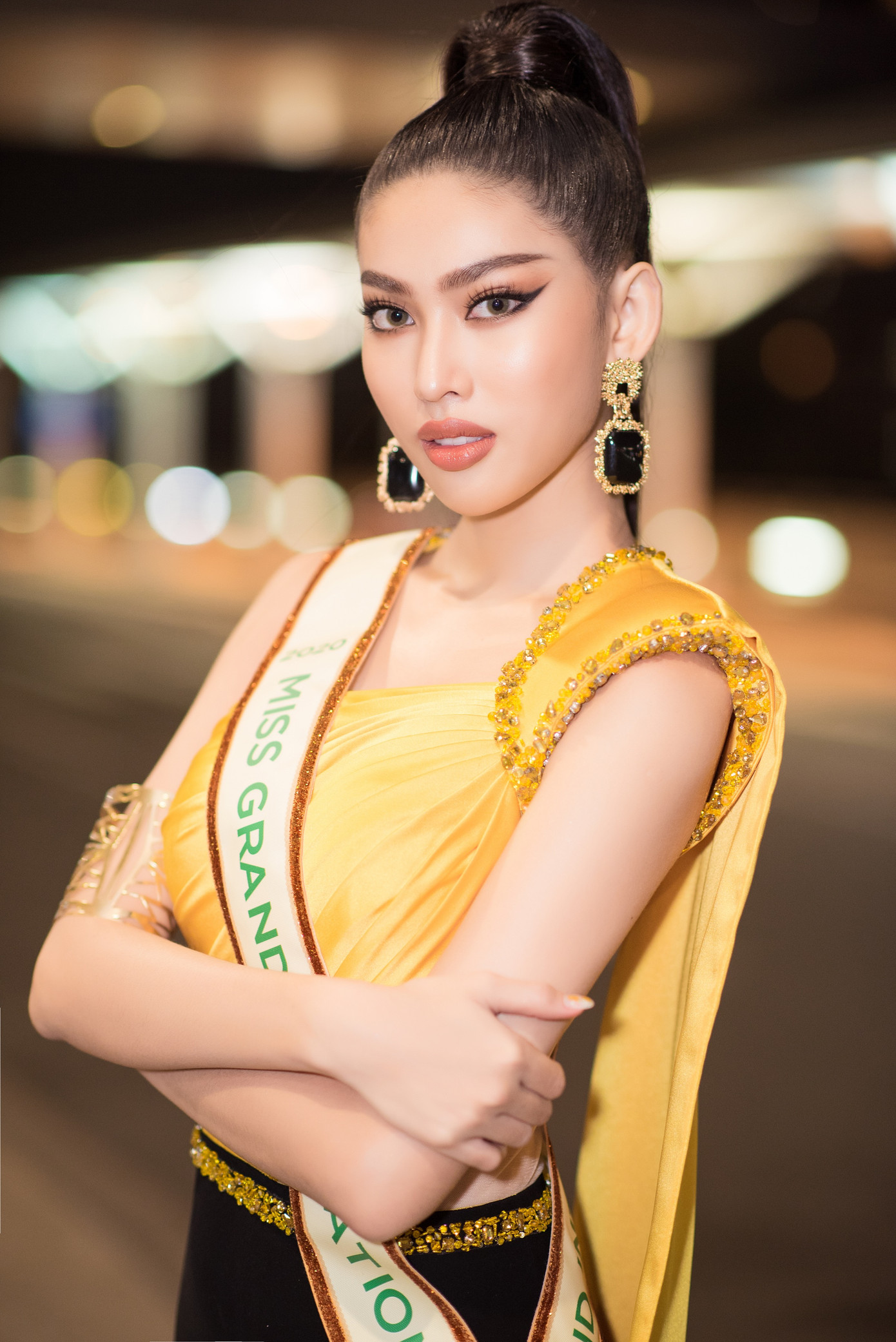 Vừa tới Thái Lan, Á hậu Ngọc Thảo lọt top 10 thí sinh được yêu thích nhất Miss Grand 2021 ảnh 5