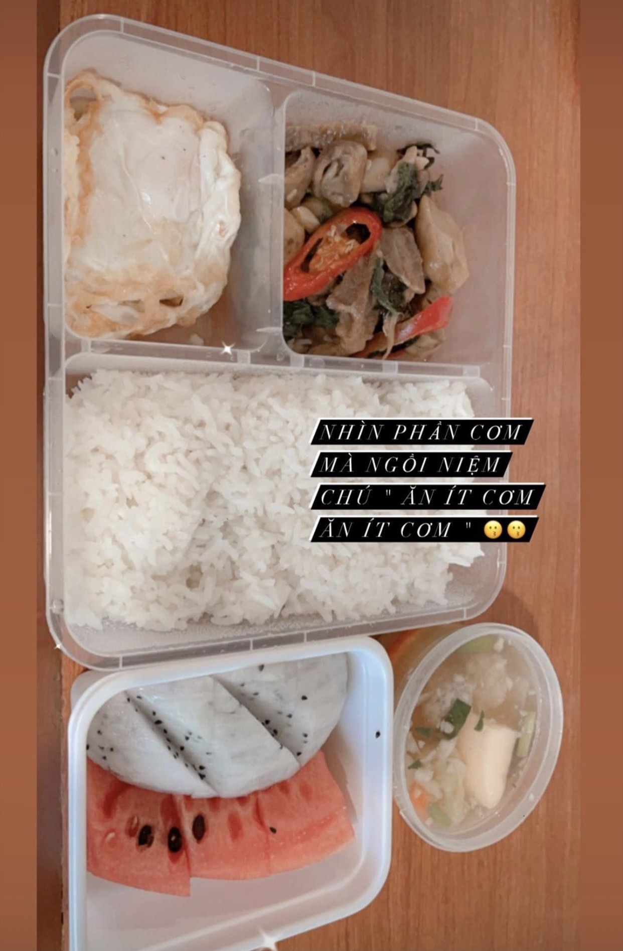 Á hậu Ngọc Thảo quay clip chia sẻ ngày đầu cách ly ở Thái, được fans quốc tế khen hết lời ảnh 8