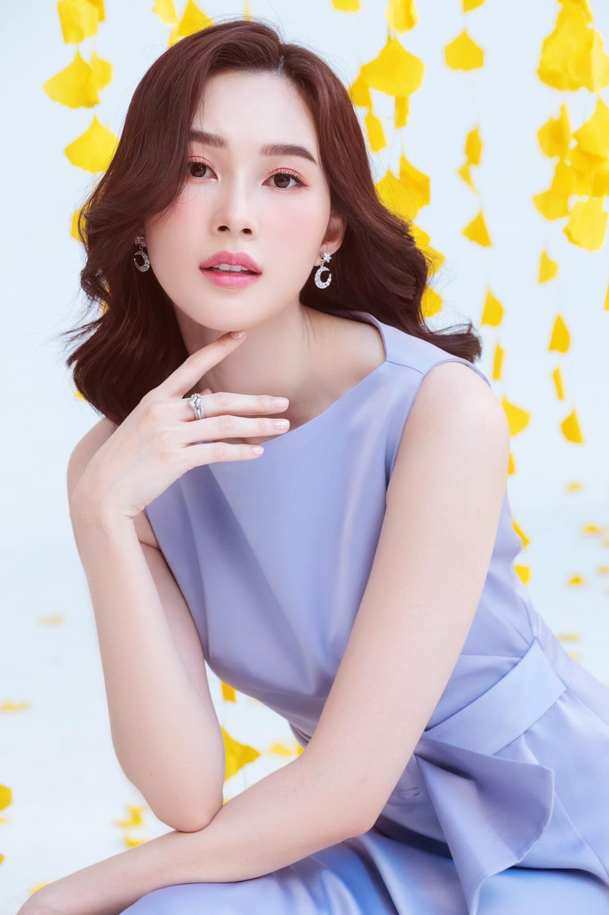 Top 3 HHVN 2012: Hoa hậu Đặng Thu Thảo và 2 á hậu đều có hôn nhân viên mãn ảnh 2