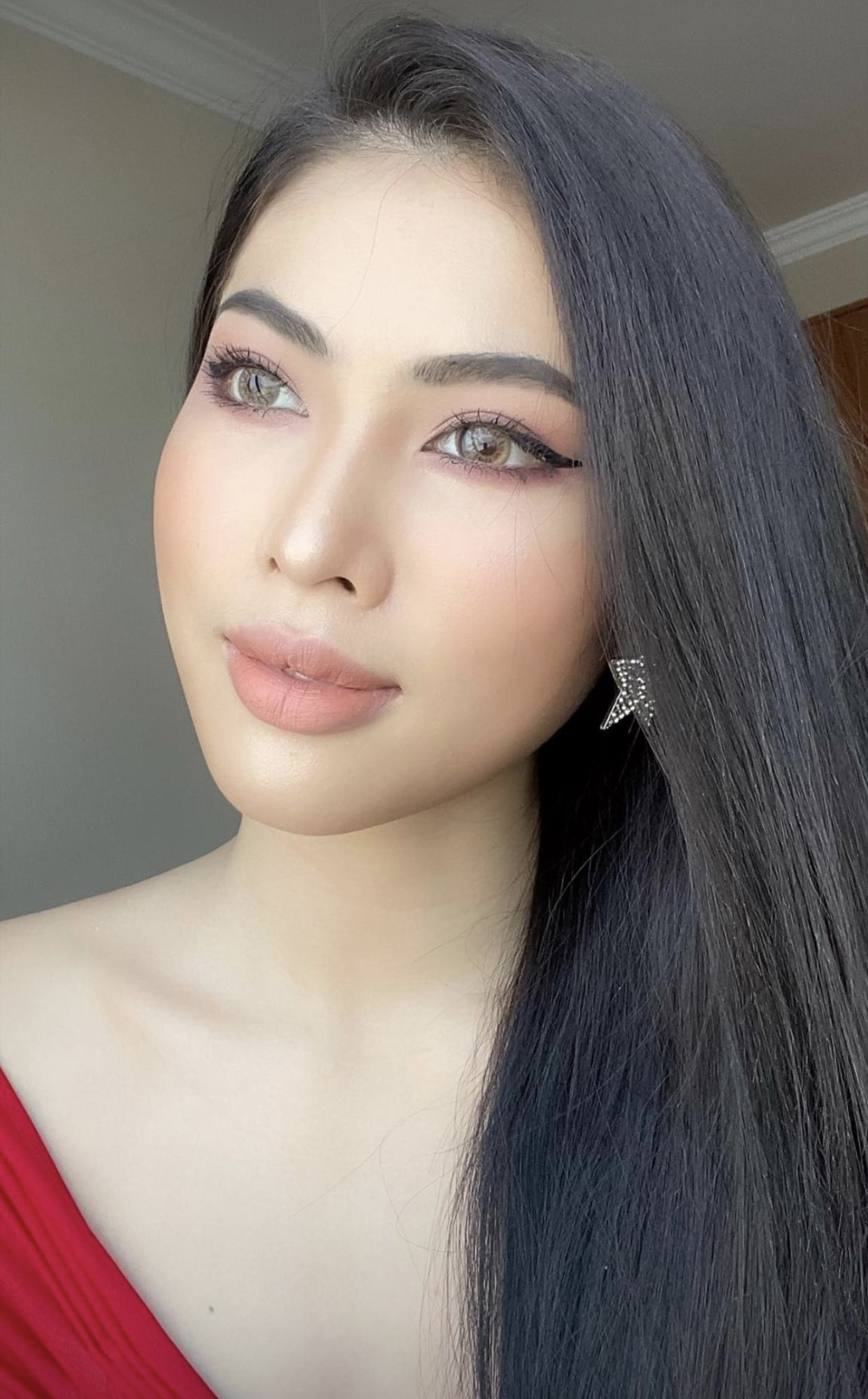 Á hậu Ngọc Thảo quay clip chia sẻ ngày đầu cách ly ở Thái, được fans quốc tế khen hết lời ảnh 3