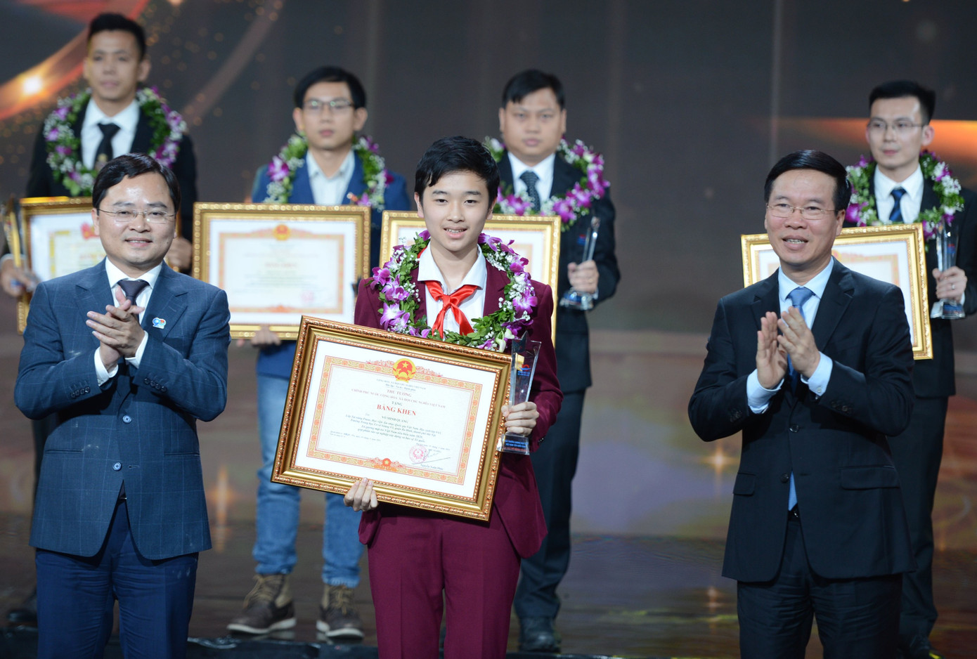 Lan tỏa tinh thần trách nhiệm, tính gương mẫu, nói đi đôi với làm ảnh 5 Lan tỏa tinh thần trách nhiệm, tính gương mẫu, nói đi đôi với làm ảnh 5